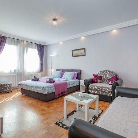 Apartment Gloria Belgrad Exteriör bild